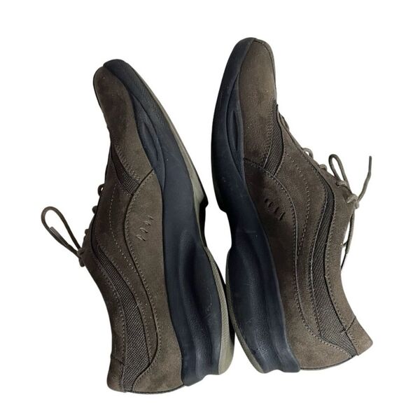 CLARKS In Motion Shoes Walking Comfort Lace Up Olive Nubuck Leather Size 10 N - Picture 4 of 11